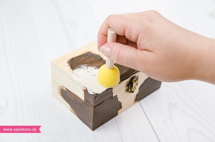 Krakelovanie na drevenú krabičku návod