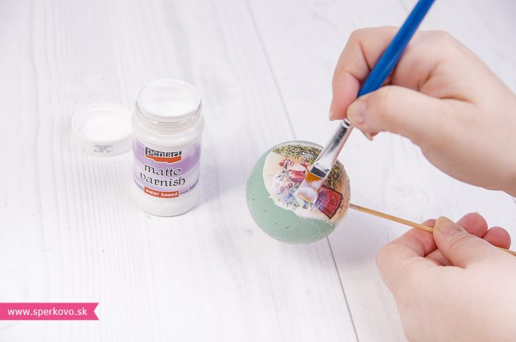 Decoupage technika na polystyrénové ozdoby s použitím ryžového papiera
