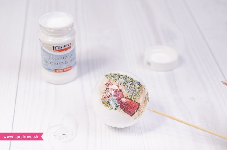 Decoupage technika na polystyrénové ozdoby s použitím ryžového papiera